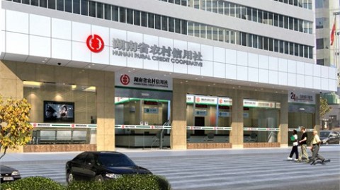 300万预算白花了？一份实测修正4版动线的银行设计方案，3个“非标”决定让这家网点业绩翻番